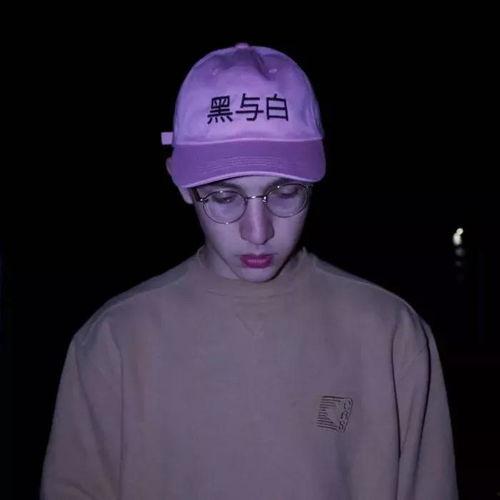 网红吃瓜微信头像男,揭秘网络红人的幕后生活  第2张